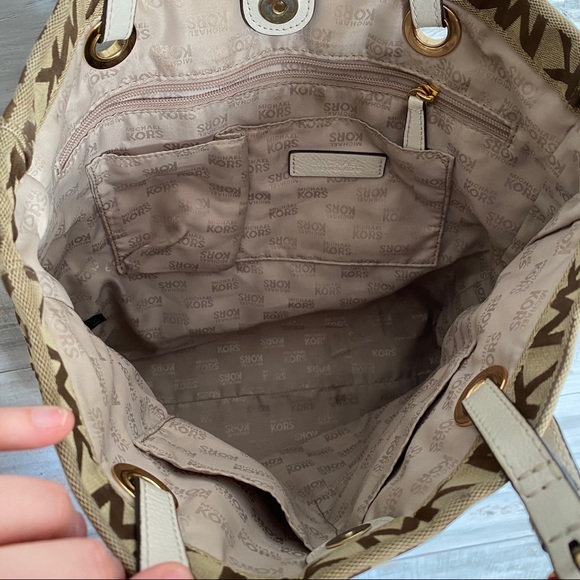 Michael Kors Tan Signature Logo Shoulder Purse - Picture 5 of 14